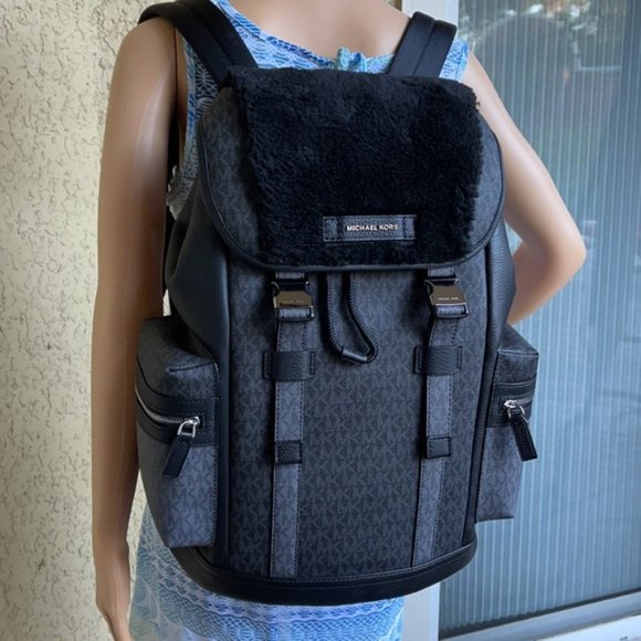 Michael Kors Cooper Signature Large Pocket Backpack Fur Trim - Picture 4 of 16